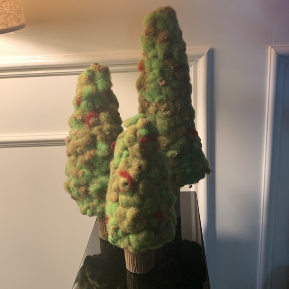 Fuzzy tree LG - Picture 2 of 2